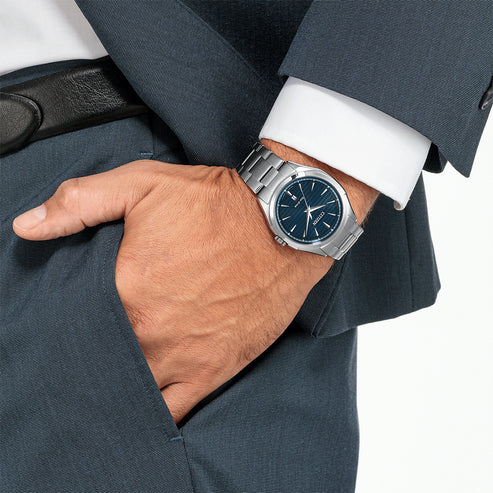 Citizen Classic Eco-Drive AW1750-85L analog herrklocka med blå urtavla och armband i rostfritt stål