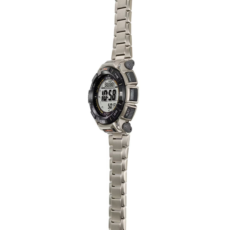 Casio Pro Trek PRG-340T-7ER digital herrklocka med svart urtavla och armband i titan