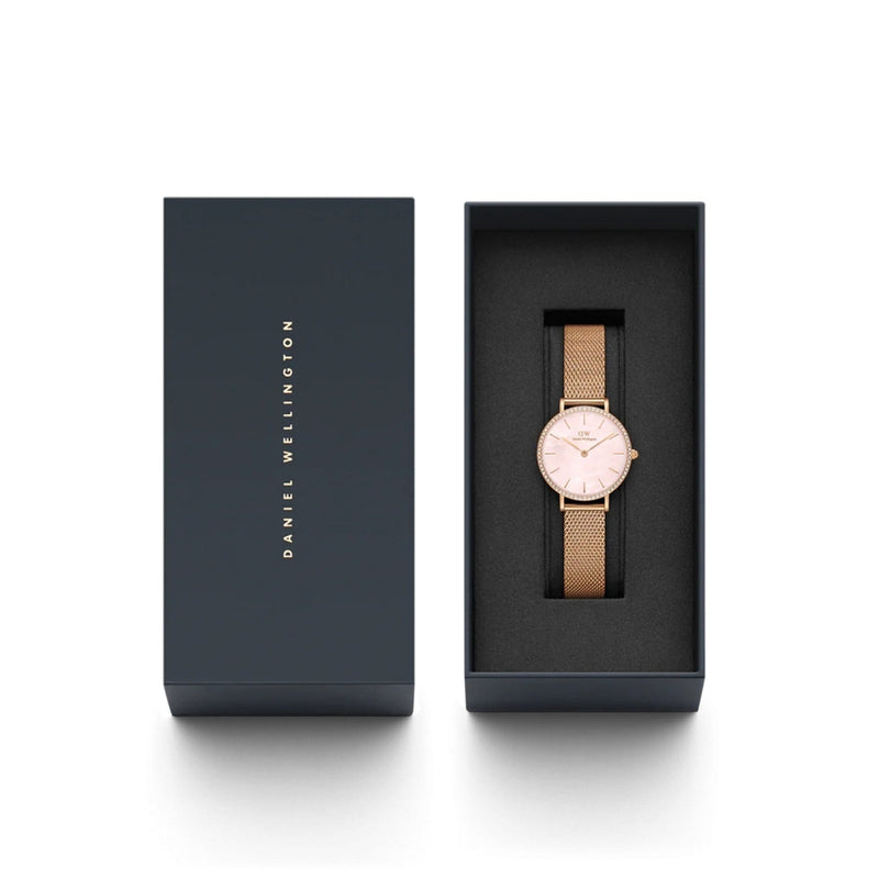 Daniel Wellington Petite Lumine Bezel Melrose DW00100663 analog damklocka med rosa urtavla och armband i rostfritt stål