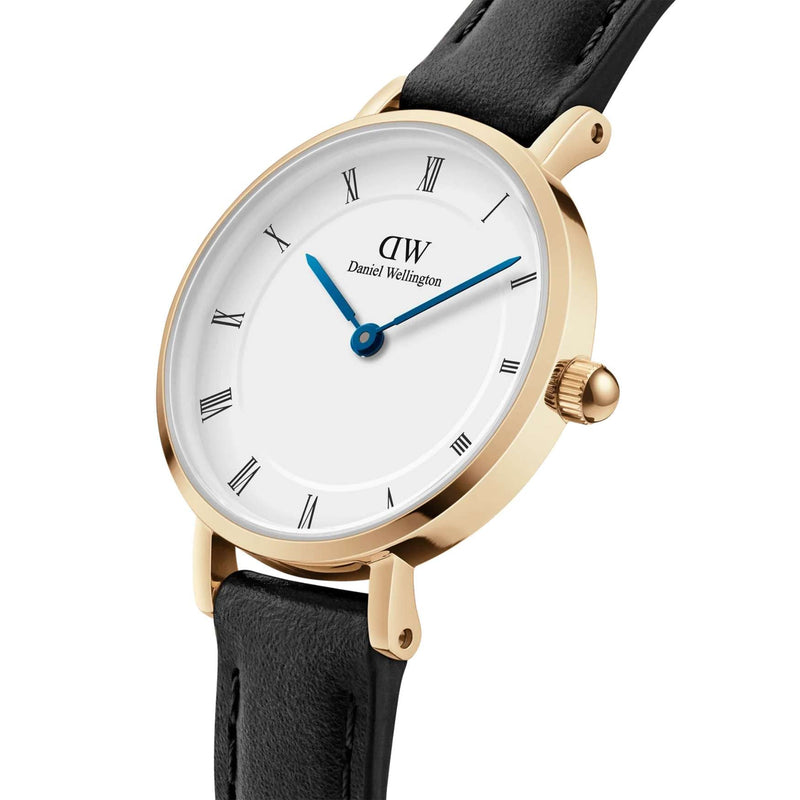 Daniel Wellington Petite Roman Numerals Sheffield DW00100686 analog damklocka med vit urtavla och armband i läder