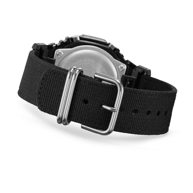 Casio G-Shock GM-2100CB-1AER ana-digi unisexklocka med svart urtavla och armband i textil