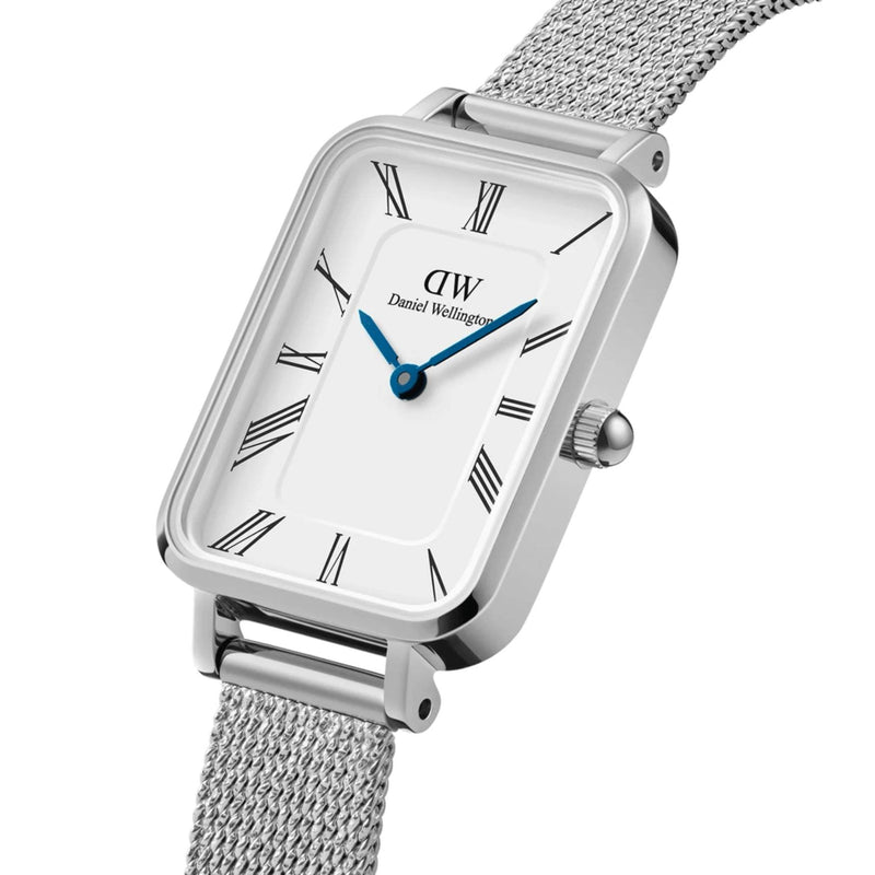 Daniel Wellington Quadro Roman Numerals Sterling DW00100690 analog damklocka med vit urtavla och armband i rostfritt stål