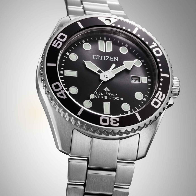 Citizen Promaster Eco-Drive BN0261-51E analog herrklocka med svart urtavla och armband i rostfritt stål