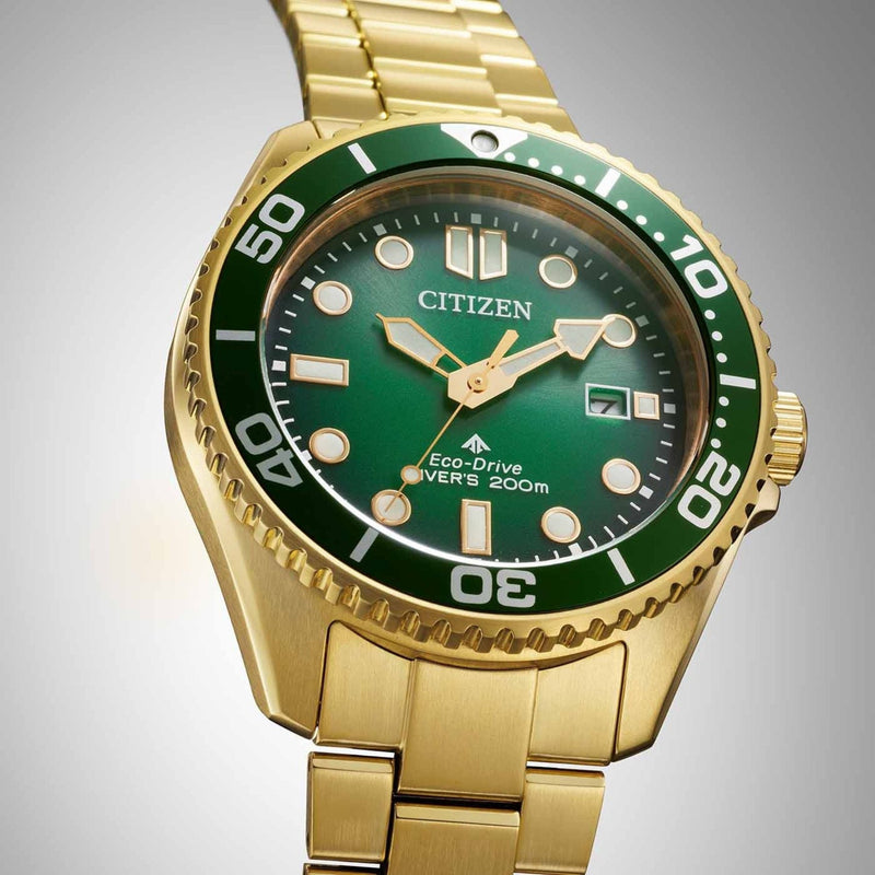 Citizen Promaster Eco-Drive Diver 200M BN0262-59W analog herrklocka med grön urtavla och armband i rostfritt stål