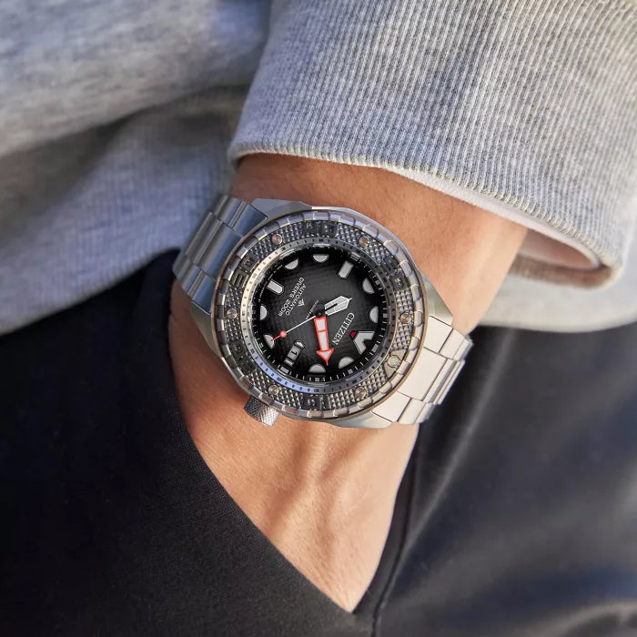 Citizen Promaster Automatic NB6004-83E analog herrklocka med svart urtavla och armband i titan