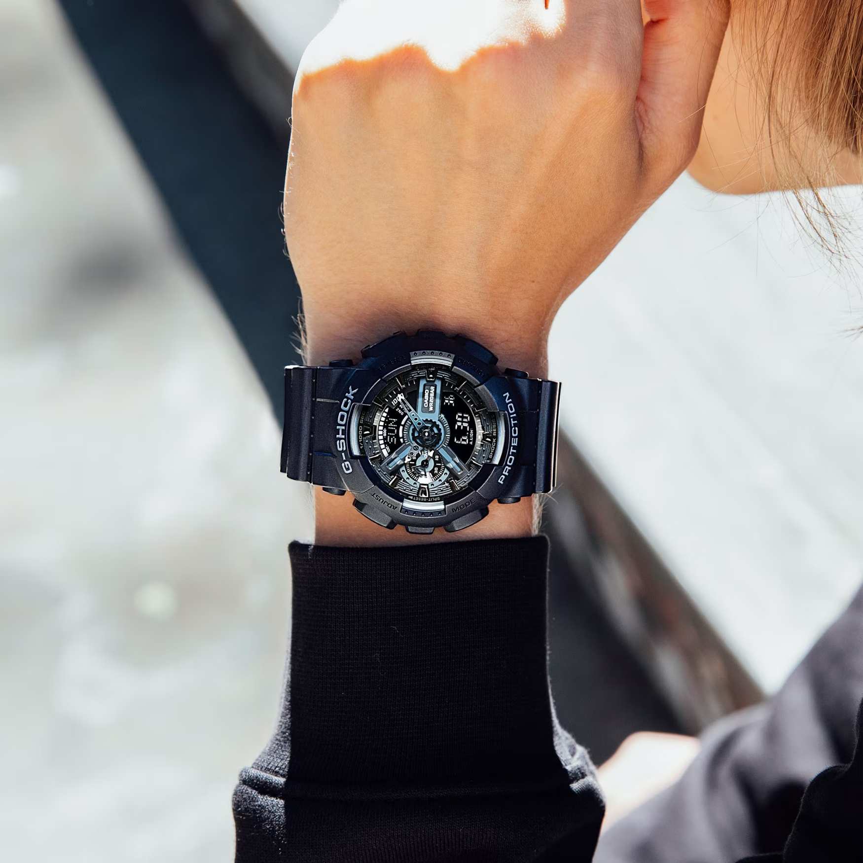 Casio G-Shock GA-110-1BER ana-digi herrklocka med svart urtavla och armband i resin
