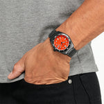 Citizen Eco Drive AW1765-88X analog herrklocka med orange urtavla och armband i rostfritt stål