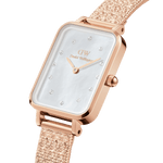 Daniel Wellington Quadro Lumine Pressed Piano DW00100578 analog damklocka med vit urtavla och armband i rostfritt stål