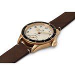 Hamilton Pilot Pioneer H76709510 analog herrklocka med vit urtavla och armband i skinn
