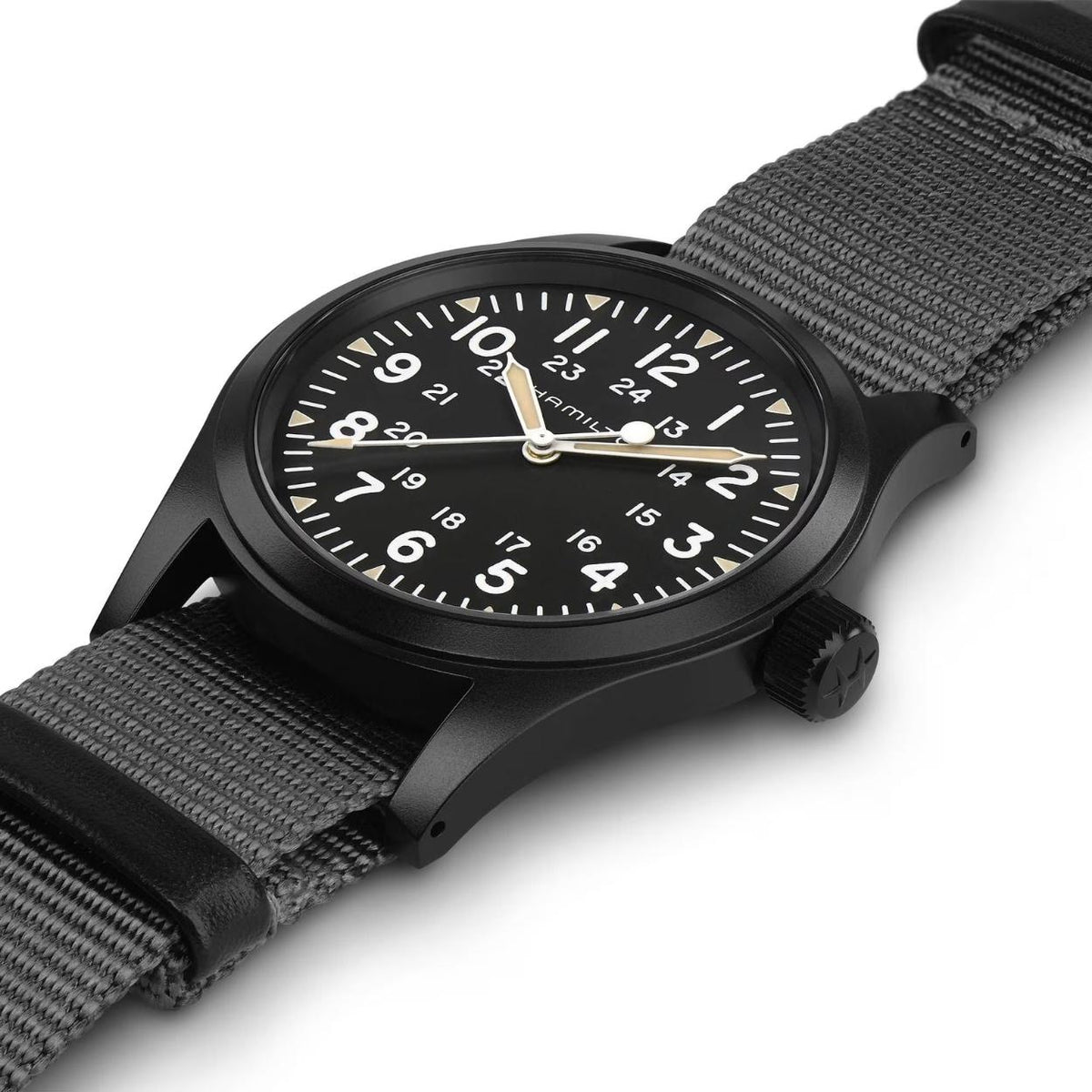 Hamilton Khaki Field Mechanical H69409930 analog herrklocka med svart urtavla och armband i textil