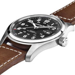 Hamilton Khaki Field Auto H70555533 analog herrklocka med svart urtavla och armband i läder