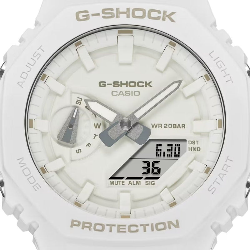 Casio G-Shock GA-2100-7A7ER analog unisexklocka med vit urtavla och armband i resin