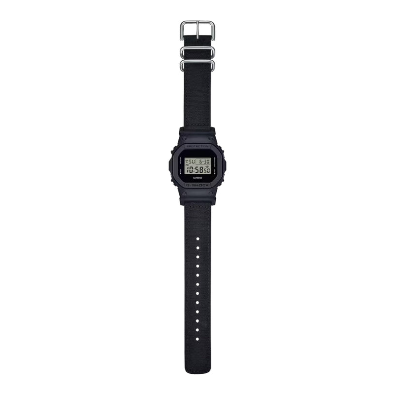 Casio G-shock DW-5600BCE-1ER digital herrklocka med svart urtavla och armband i resin