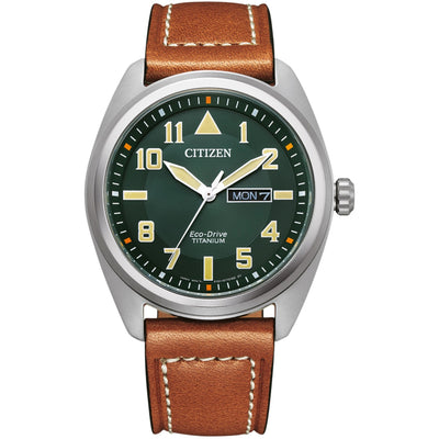 Citizen Super Titanium BM8560-11XE analog herrklocka med grön urtavla och armband i läder