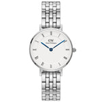 Daniel Wellington Petite Roman Numerals 5-Link Silver DW00100685 analog damklocka med vit urtavla och armband i rostfritt stål