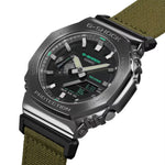 Casio G-Shock GM-2100CB-3AER ana-digi herrklocka med svart urtavla och armband i kanvas