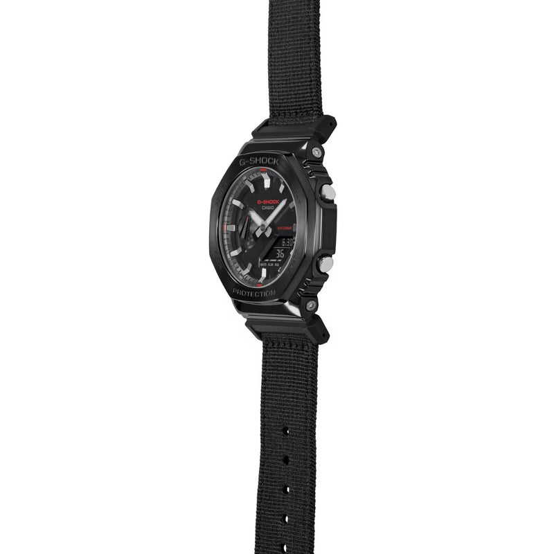 Casio G-Shock GM-2100CB-1AER ana-digi unisexklocka med svart urtavla och armband i textil