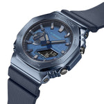 Casio G-Shock GM-2100N-2AER ana-digi unisexklocka med blå urtavla och armband i resin
