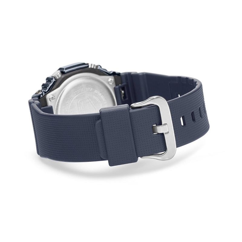 Casio G-Shock GM-2100N-2AER ana-digi unisexklocka med blå urtavla och armband i resin