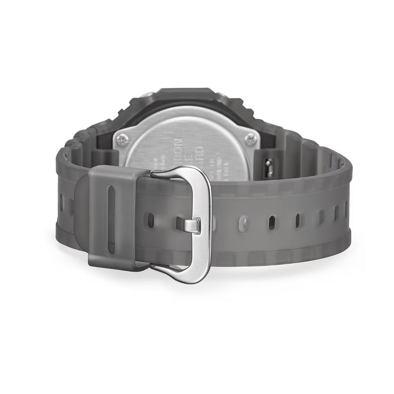 Casio G-Shock GA-2100K-1AER analog unisexklocka med svart urtavla och armband i resin