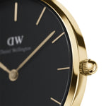 Daniel Wellington Petite St Mawes DW00100548 analog damklocka med svart urtavla och armband i läder