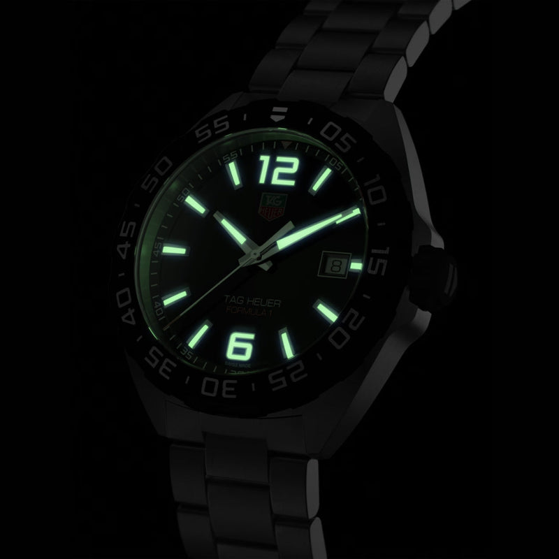 TAG Heuer Formula 1 Date WAZ1110.BA0875 analog herrklocka med svart urtavla och armband i rostfritt stål