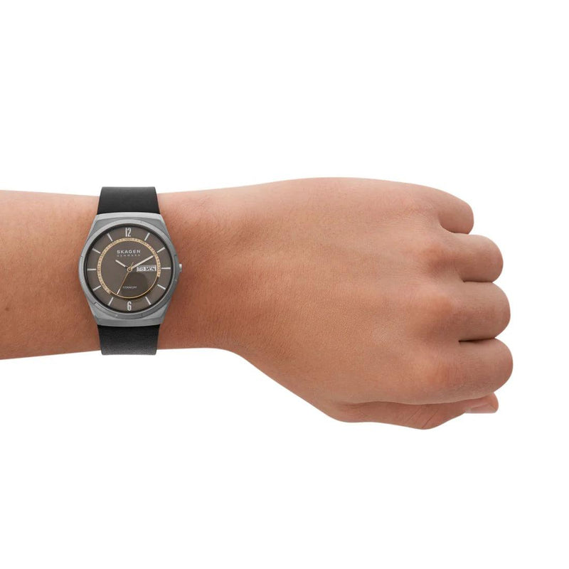 Skagen Melbye Titanium Ø40mm SKW6907 analog herrklocka med grå urtavla och armband i läder