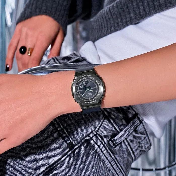 Casio G-Shock GM-S2110B-8AER från  Casio – Märkesklocka hos Kronura